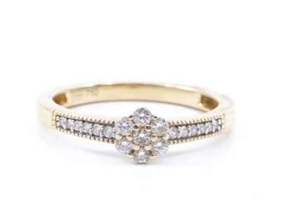 Ring med diamanter 7xca0,02ct, 12xca0,005ct 18K 2,6g Ø16,5