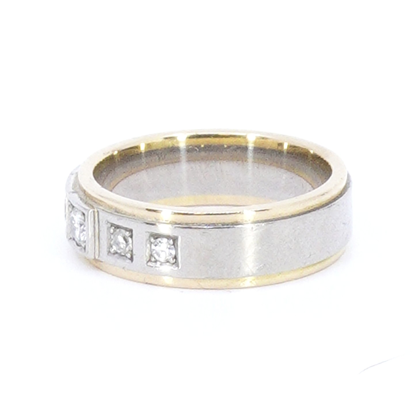Guldring med diamanter 7x totalt ca 0,50ct