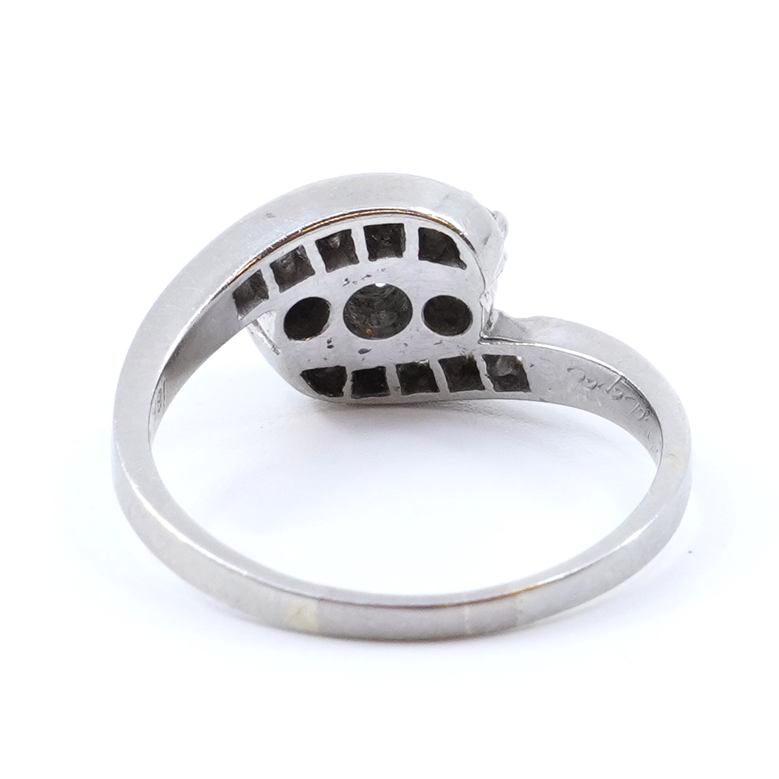 Ring vitguld 18K 4,9g Ø18,5 med diamanter 1xca0,16ct, 2xca0,09ct & 10xca0,02ct, graverad