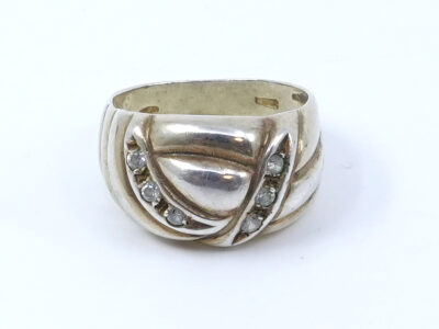 Ring med stenar
