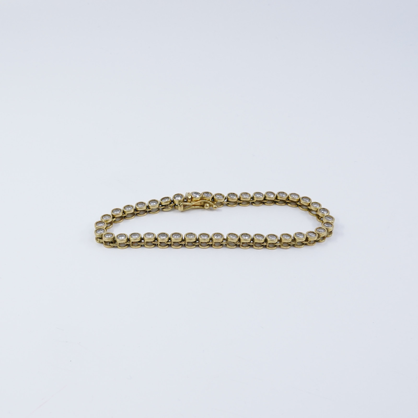 Armband med stenar 18K 15,5g Längd 18,3cm Bredd 4mm