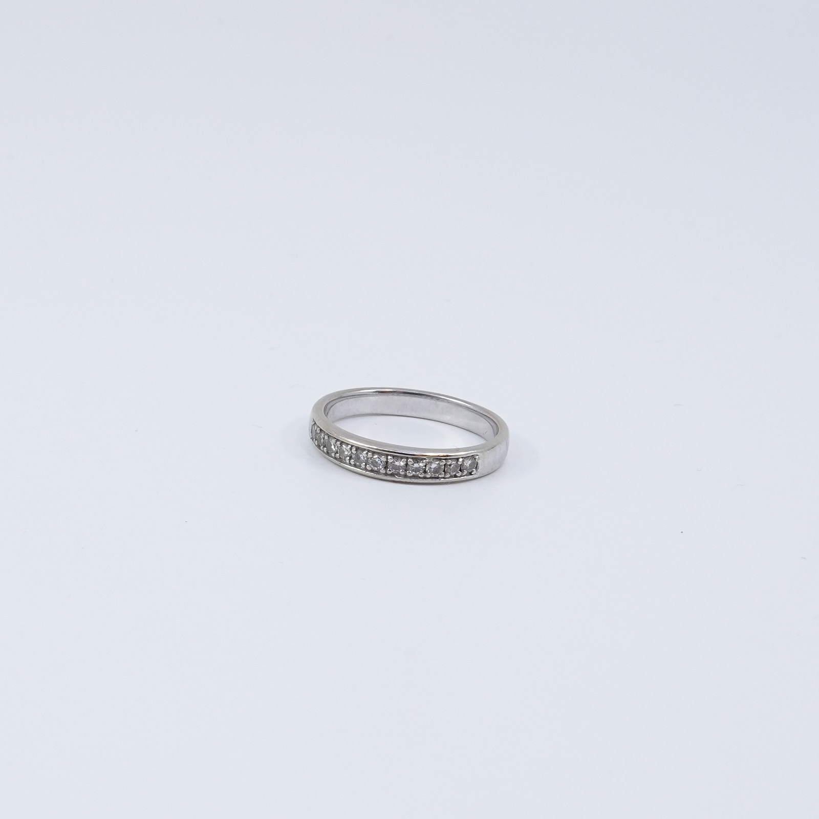 Ring vitguld med diamanter 11xca0,01ct,18K 3,4g Ø17,5