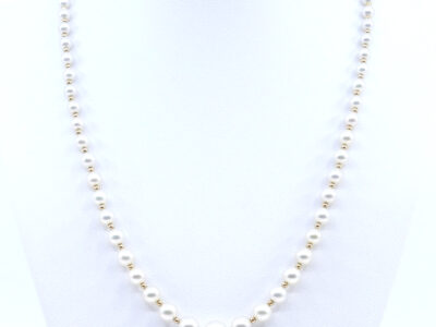 Pärlcollier med guldkulor 18K 15,7g Längd 55cm Bredd 3-7,5mm