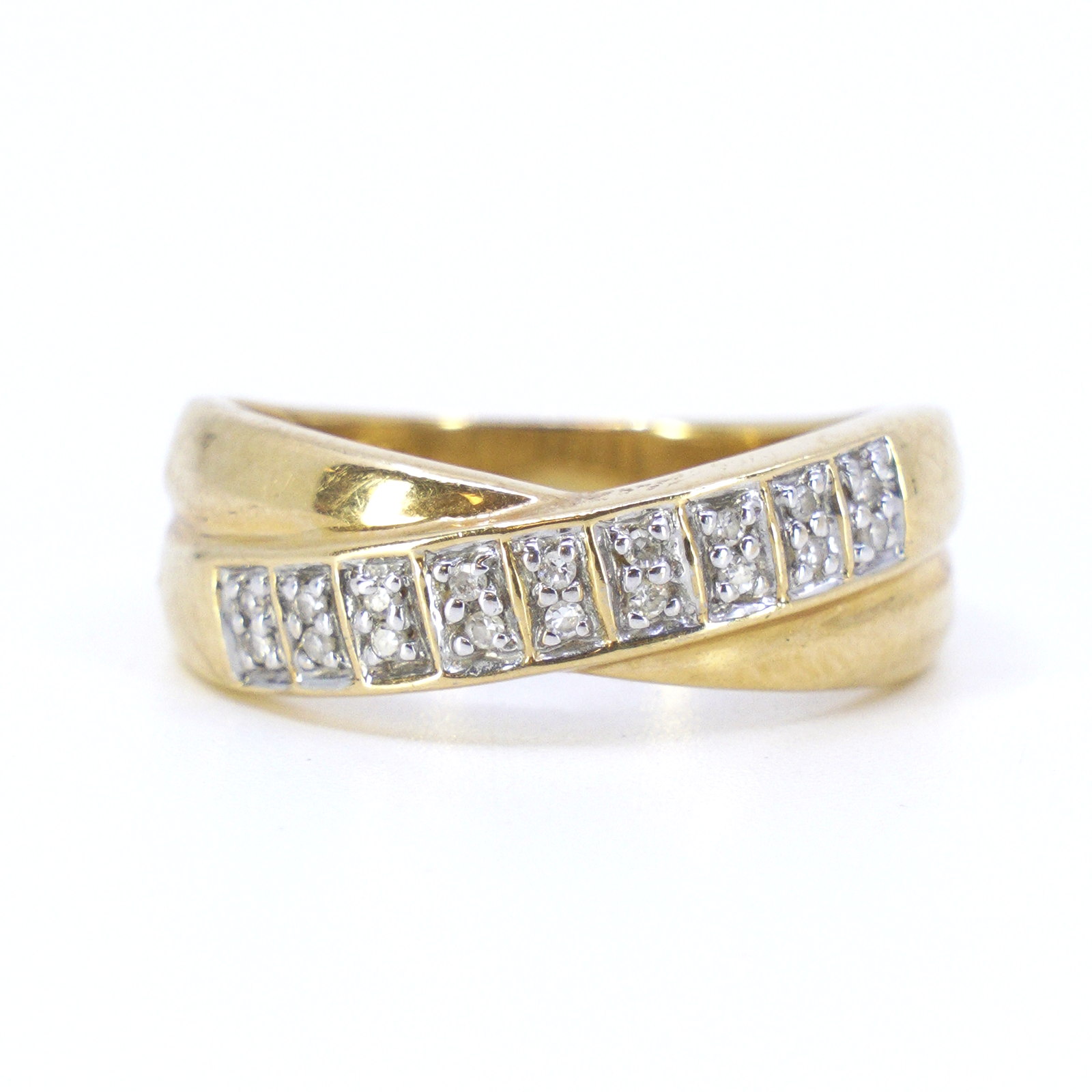 Guldring med diamanter