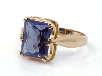 Ring Guld 18K med lila sten