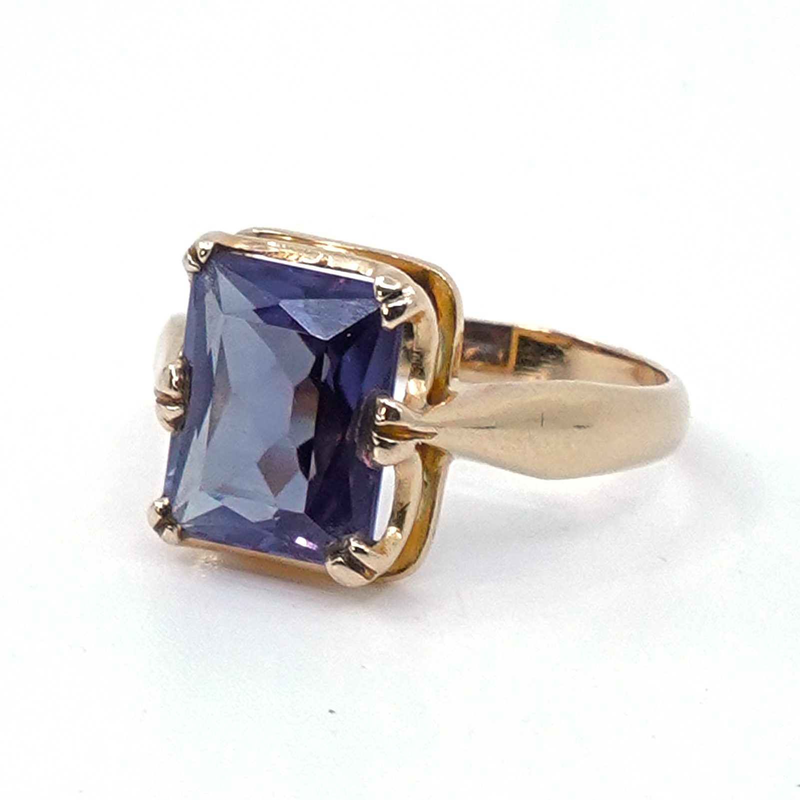 Ring Guld 18K med lila sten