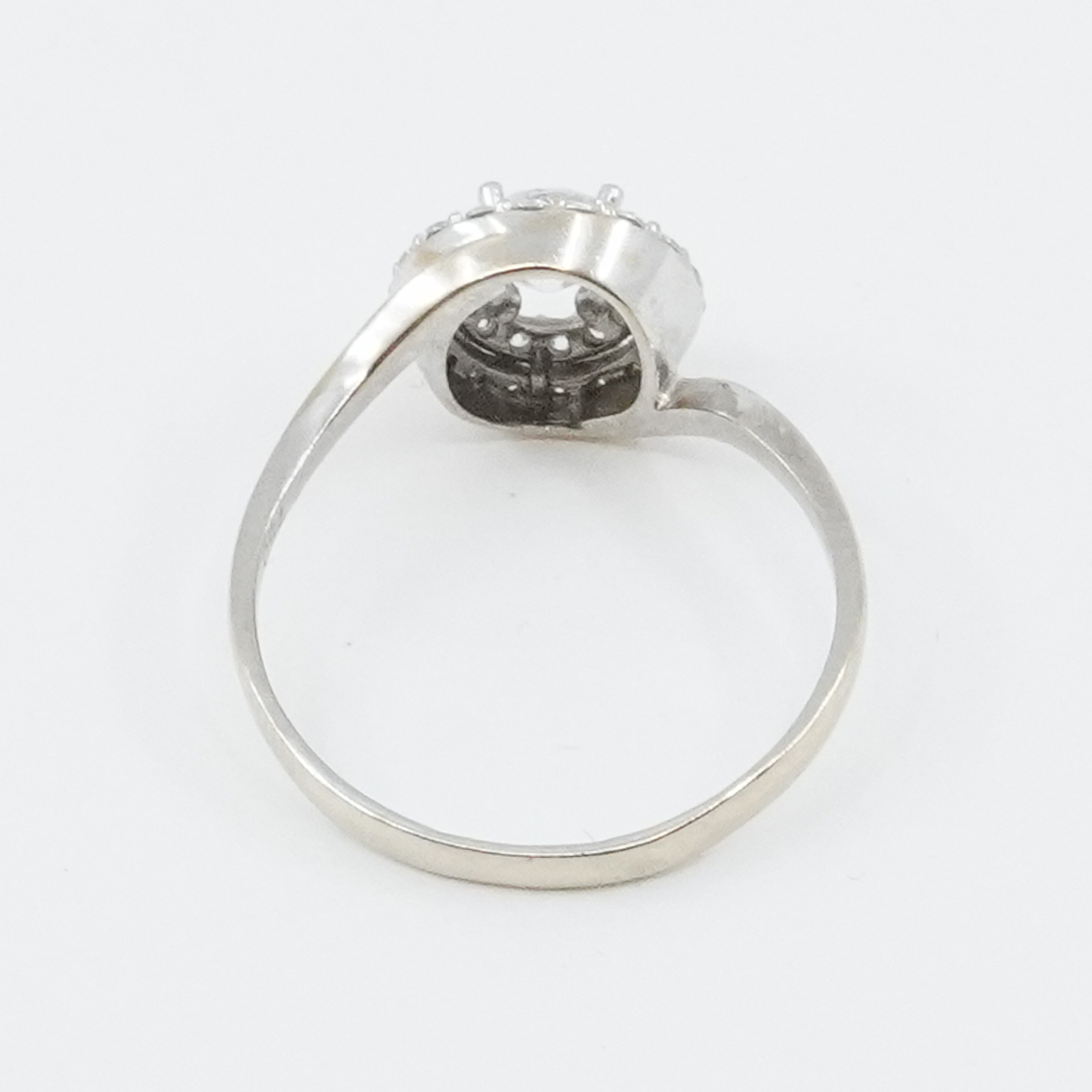 Ring Vitguld med stenar