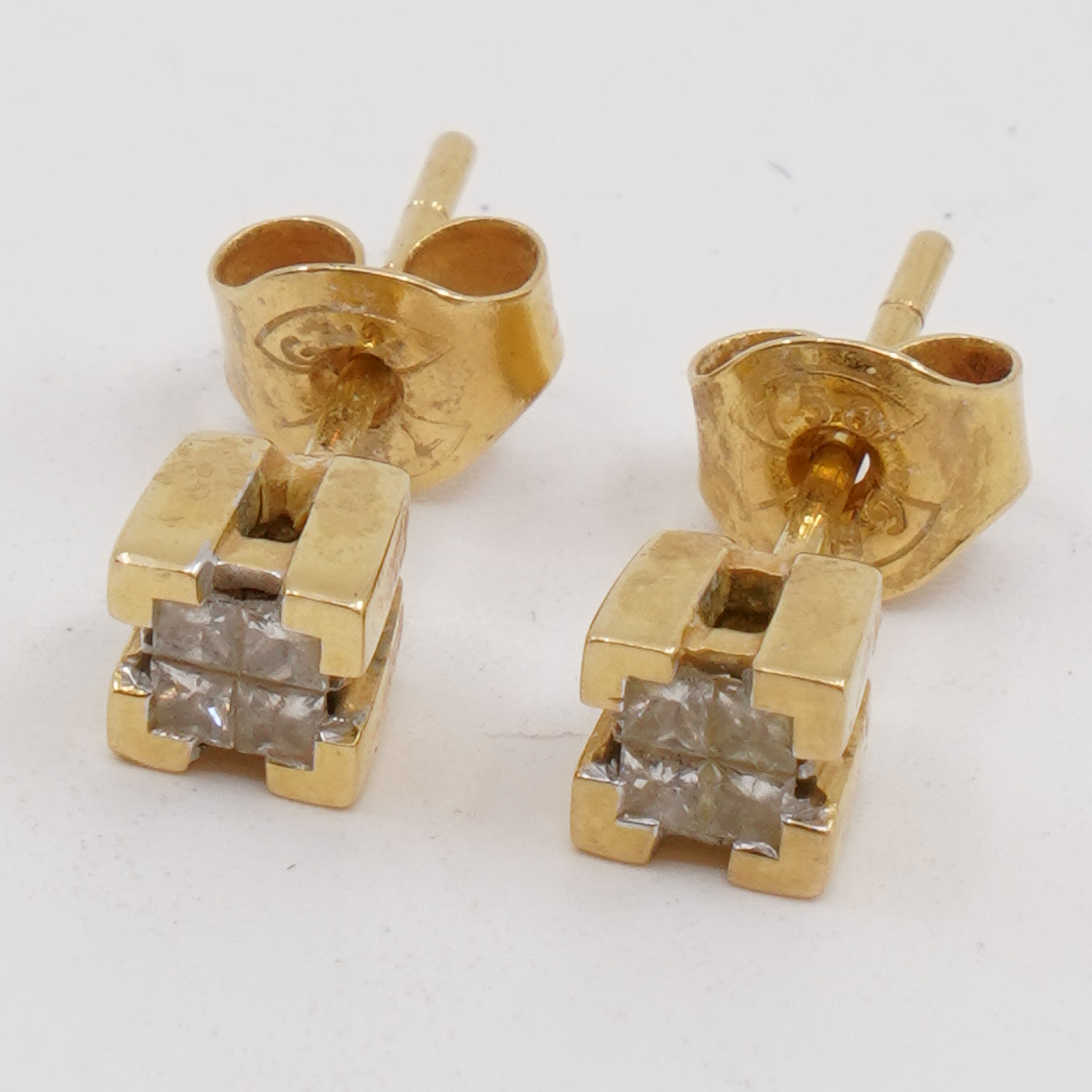 Örhängen 18K med diamanter