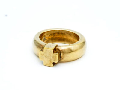 Ring - förgyllt sterlingsilver med kors som klack
