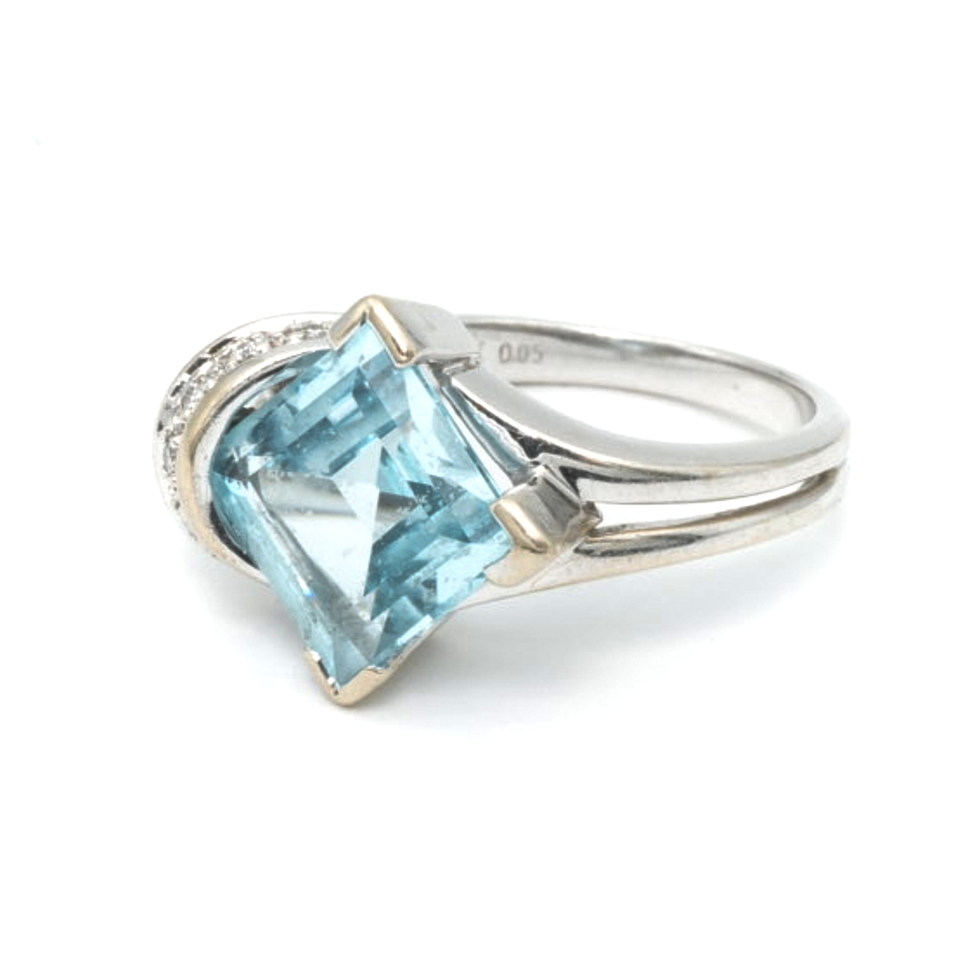 Ring med blå sten & diamanter 18K Ø17½