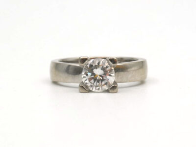 Ring Vitguld 18K med diamant
