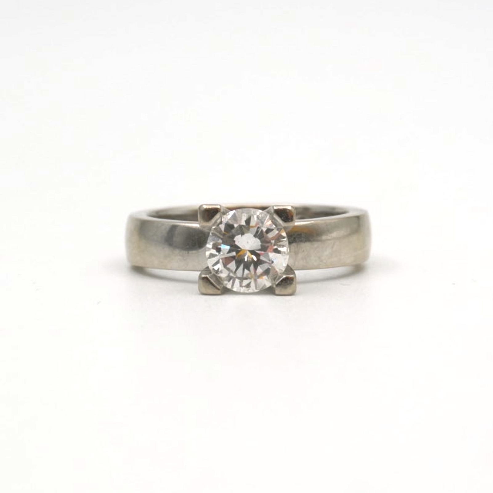 Ring Vitguld 18K med diamant