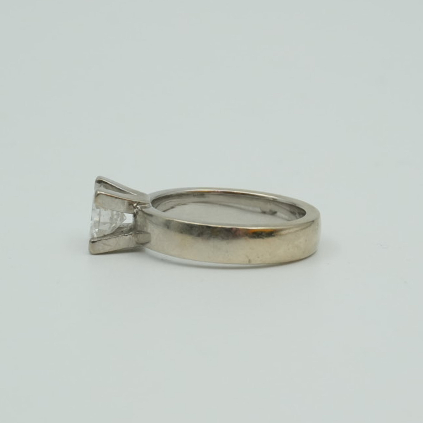 Ring vitguld 18K