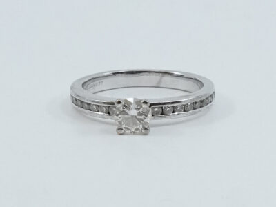 Ring vitguld18K 4,3g