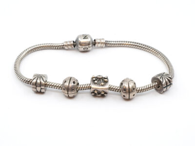 Armband Pandora Silver S925 Med 5st berlocker