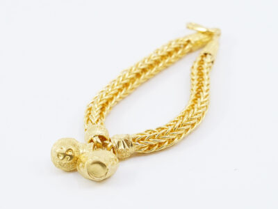 Armband med berlocker 23K 15,2g Längd 15cm Bredd 6mm