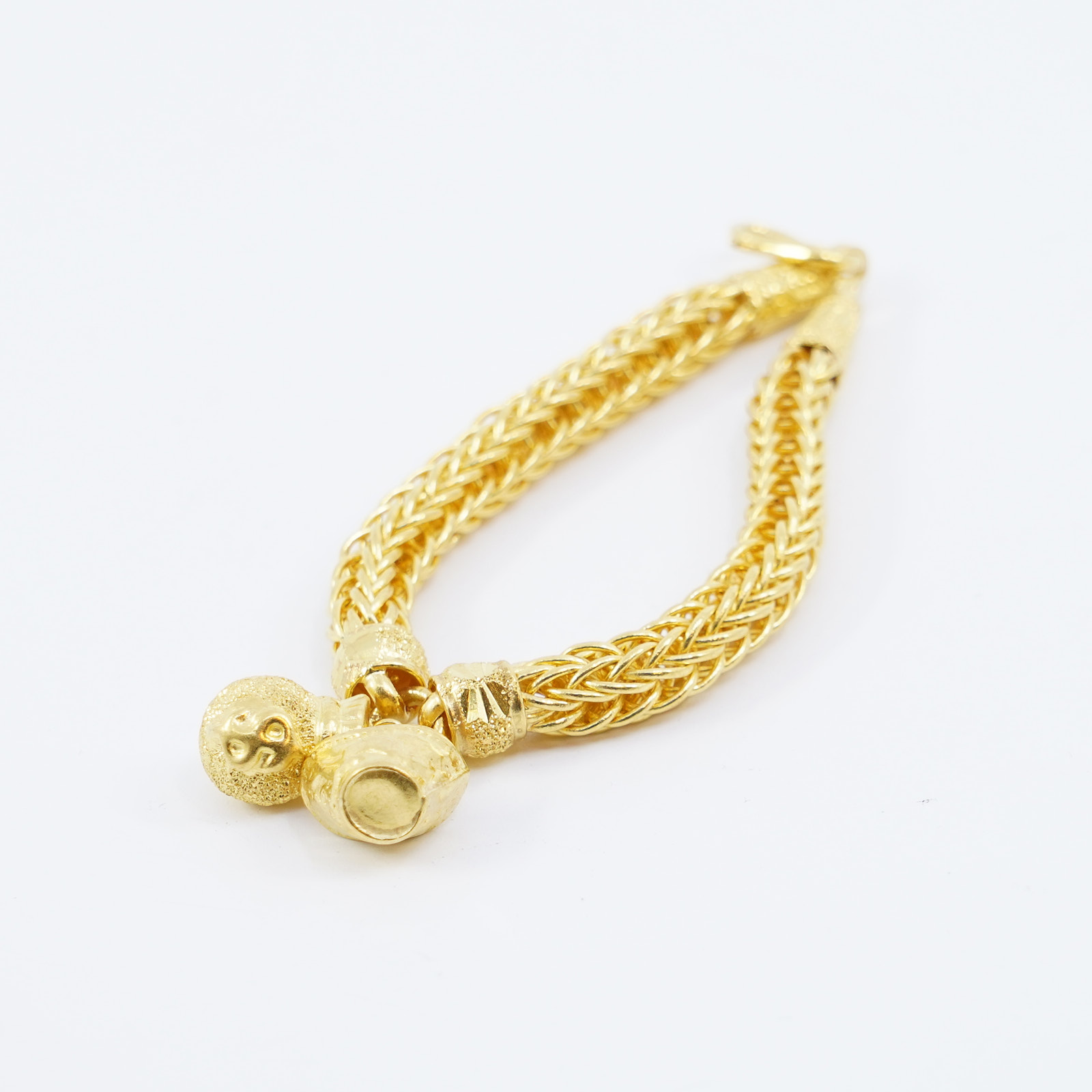 Armband med berlocker 23K 15,2g Längd 15cm Bredd 6mm