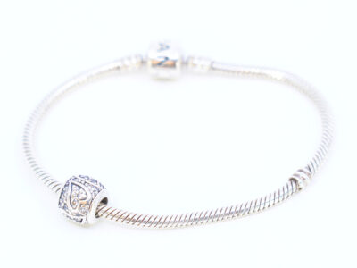 Silverarmband Pandora med berlock