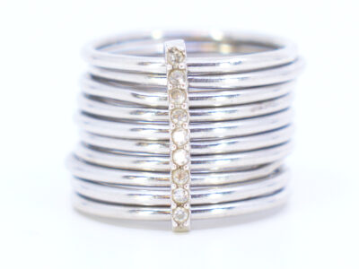 Silverring med stenar