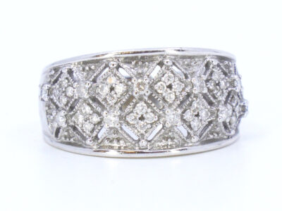 Ring med diamanter 42x totalt ca 0,132ct