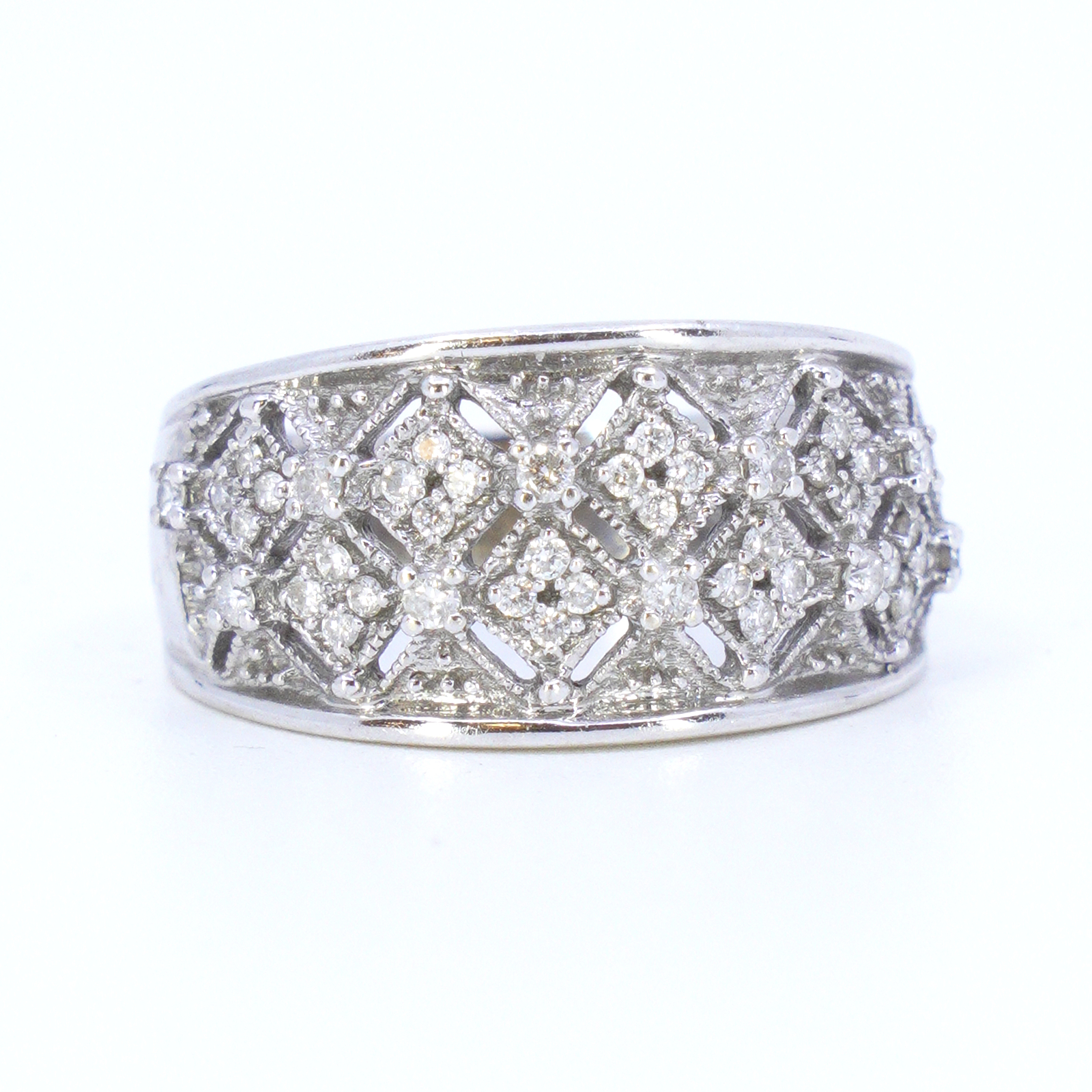 Ring med diamanter 42x totalt ca 0,132ct