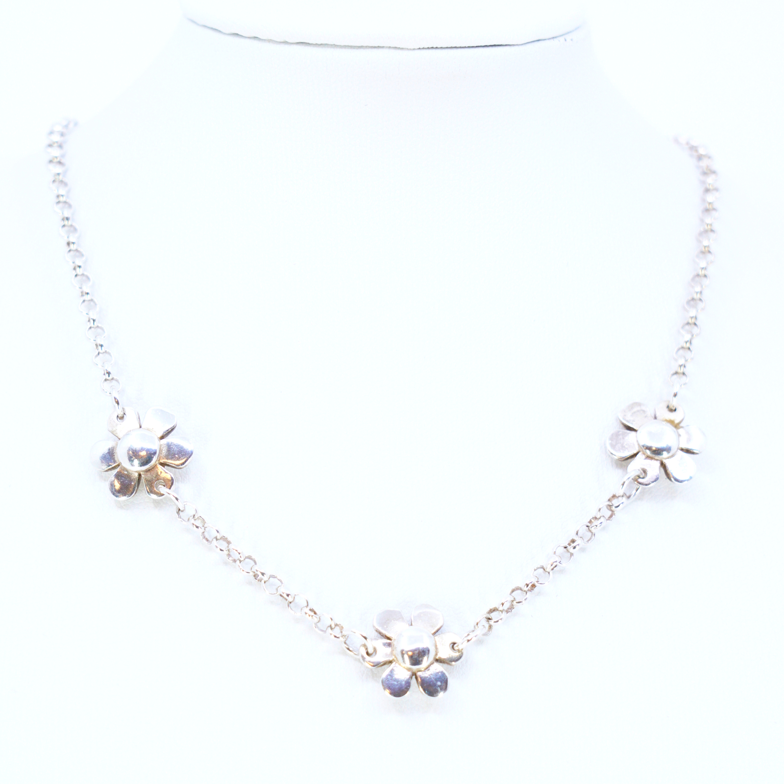 Silvercollier Blommor från Scoop