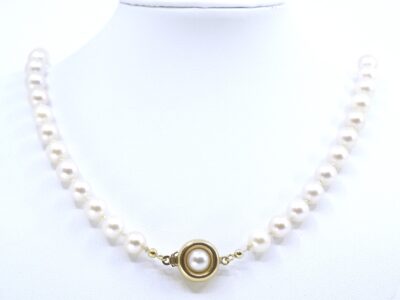 Collier med odlade saltvattenpärlor & guldlås