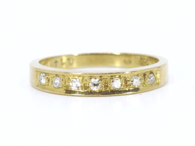 Guldring med diamanter 7x totalt ca 0,14ct