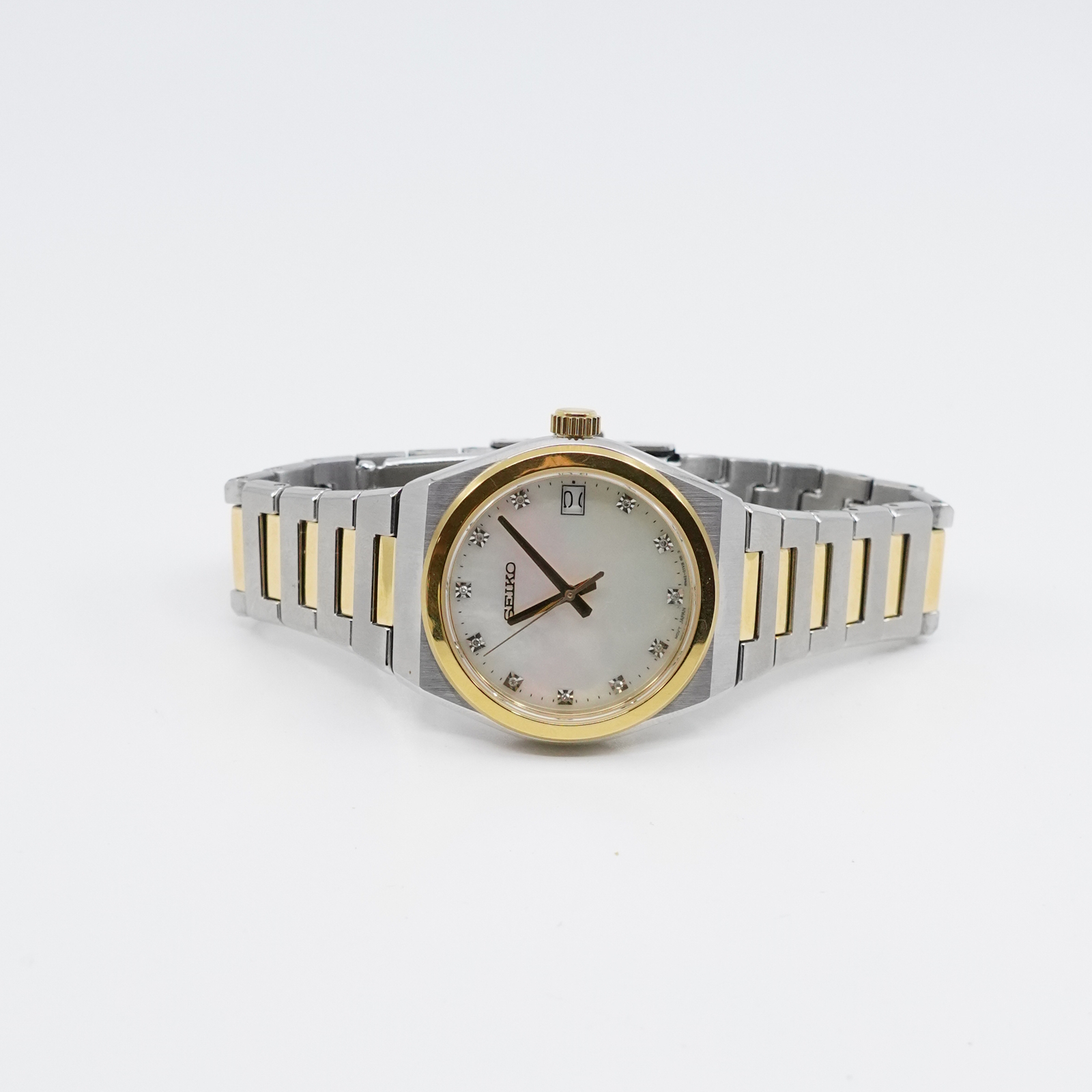 Armbandsur Seiko Basic