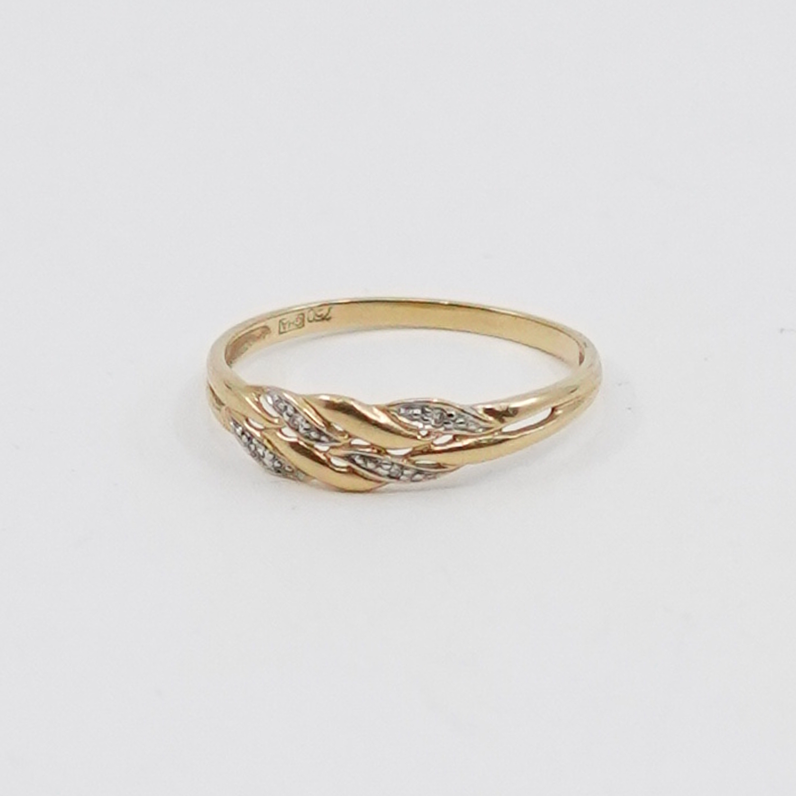 Ring med stenar