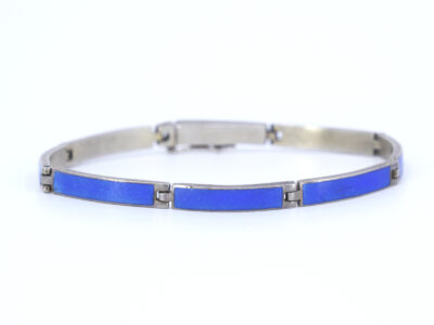 Silverarmband med blåa stenar