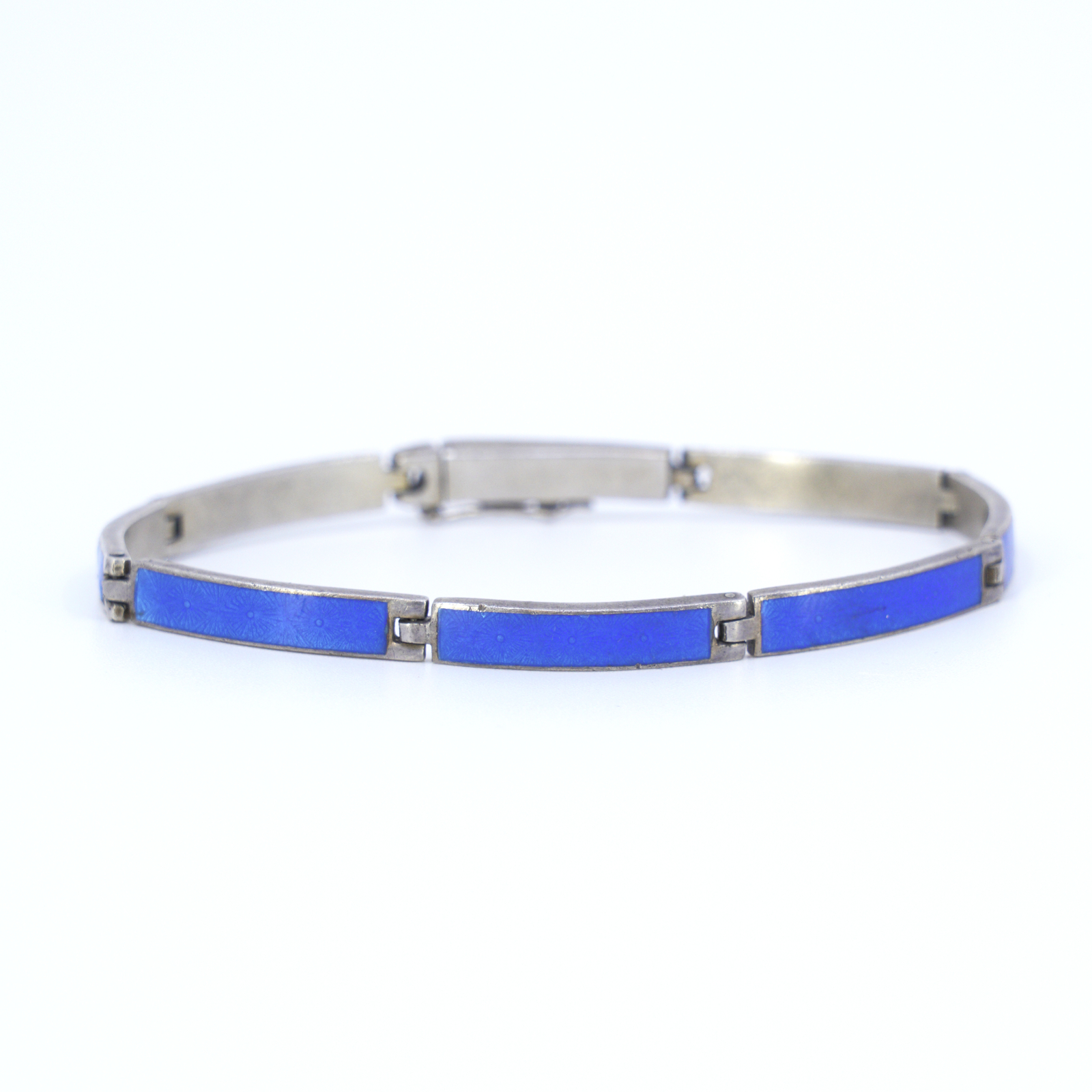 Silverarmband med blåa stenar