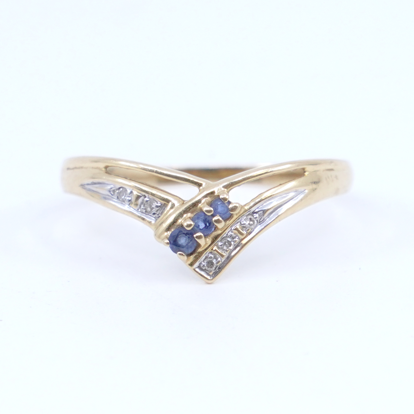 Ring Guld 18K med stenar och diamanter 5xca0,005ct