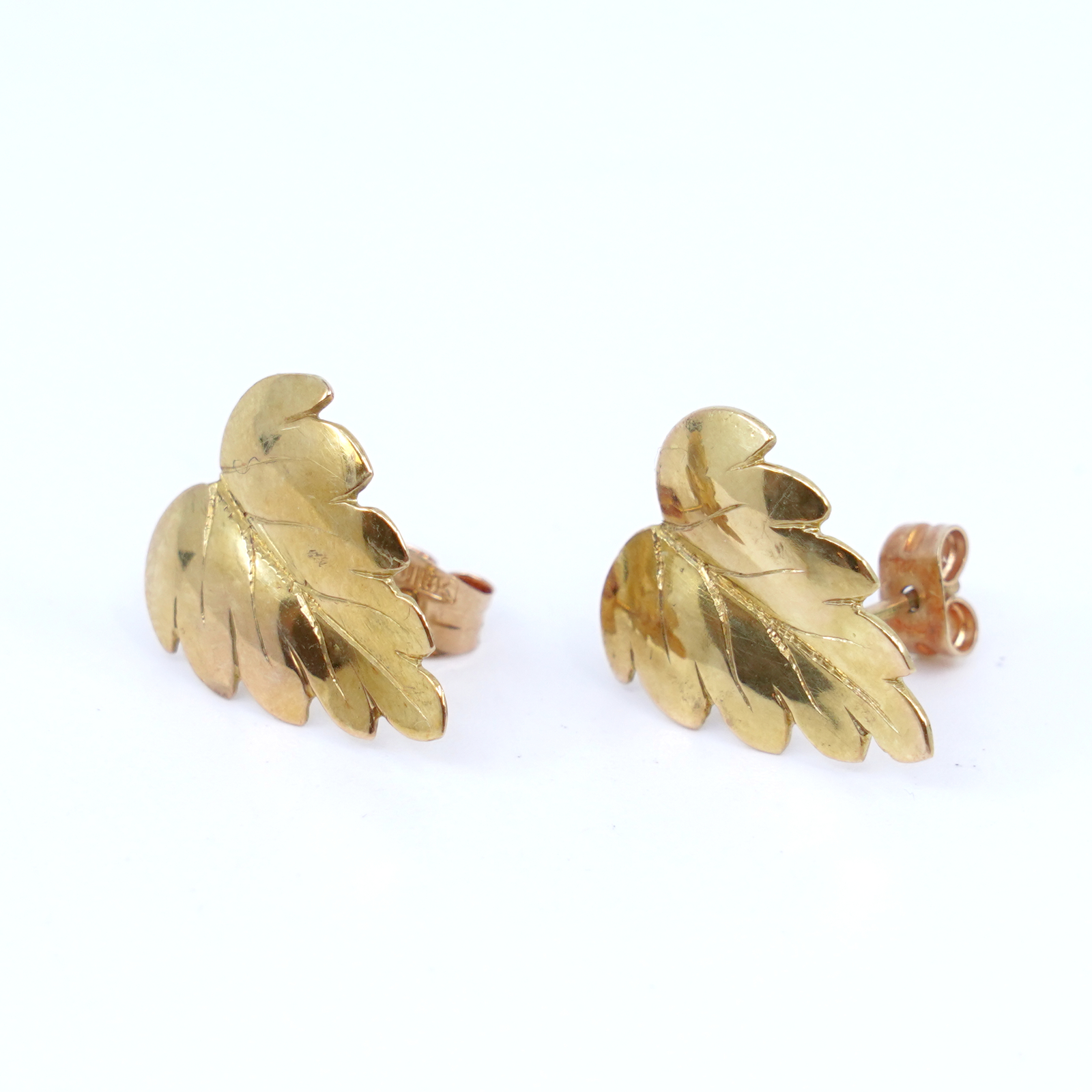Örhängen 18K 2,4g Höjd 15mm, löv