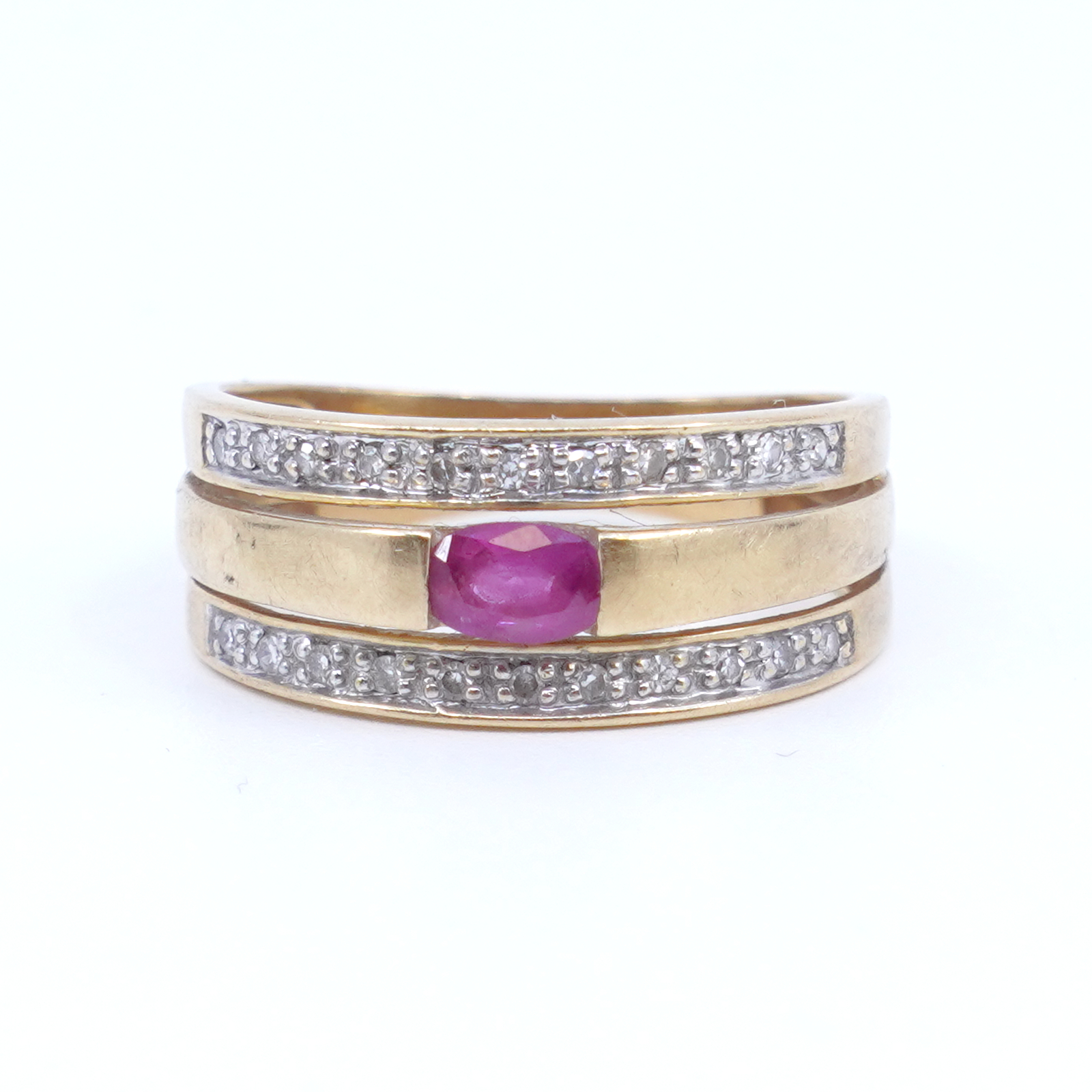 Ring med sten och diamanter 18K