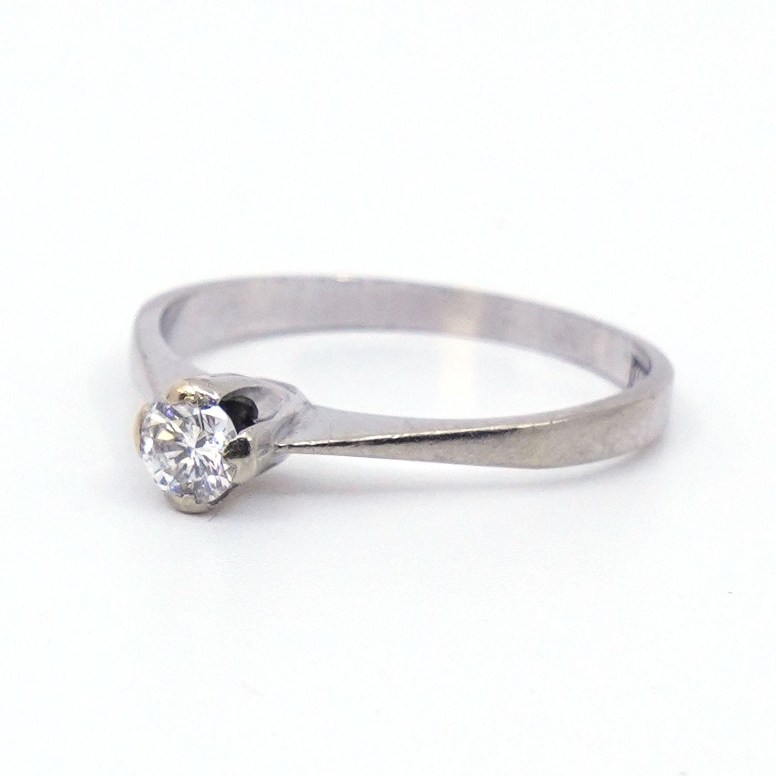 Ring Vitguld 18K med diamant