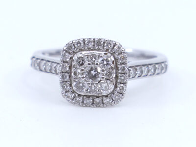 Ring Vitguld 18K med diamanter 1xca0,05ct 4xca0,03ct 36xca0,01ct