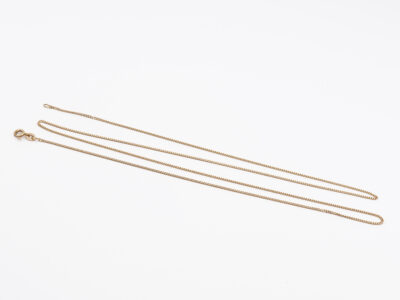 Halskedja Guld 18K5,4g Längd 71,5cm Bredd 1,5mm