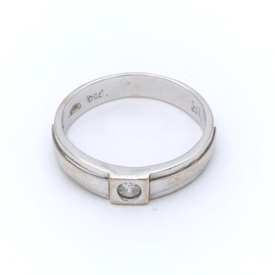 Ring 18K med vit sten