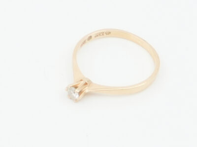 Ring Guld 18K 6,0g Ø17mm med diamant 1xca0,11ct 