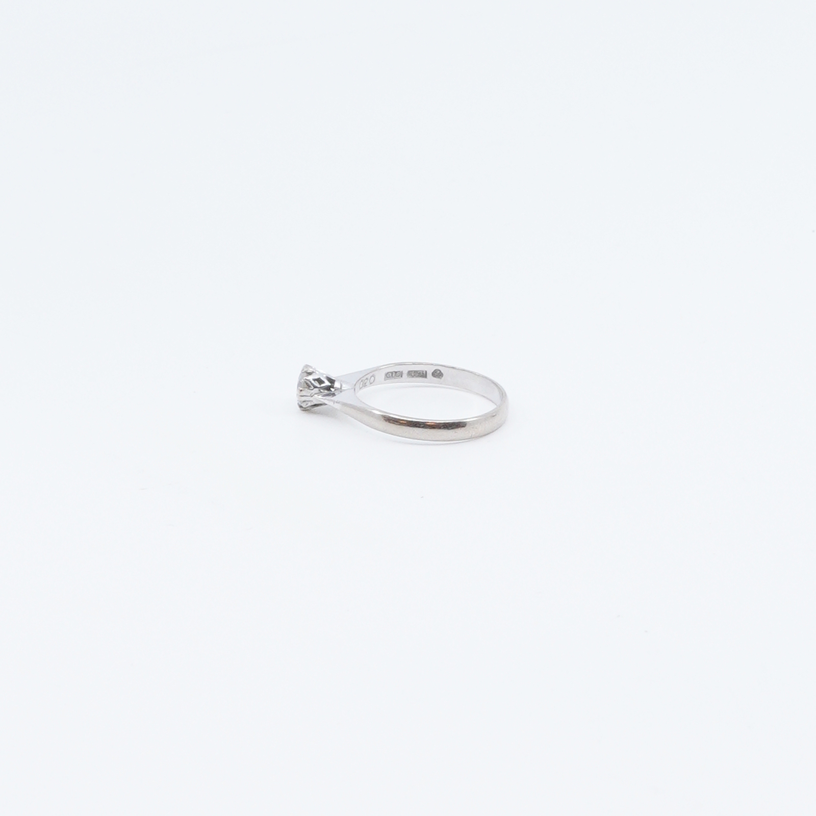 Ring Vitguld med diamant