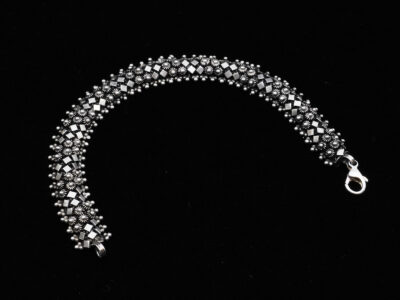 Armband - mönstrat i silver 20cm