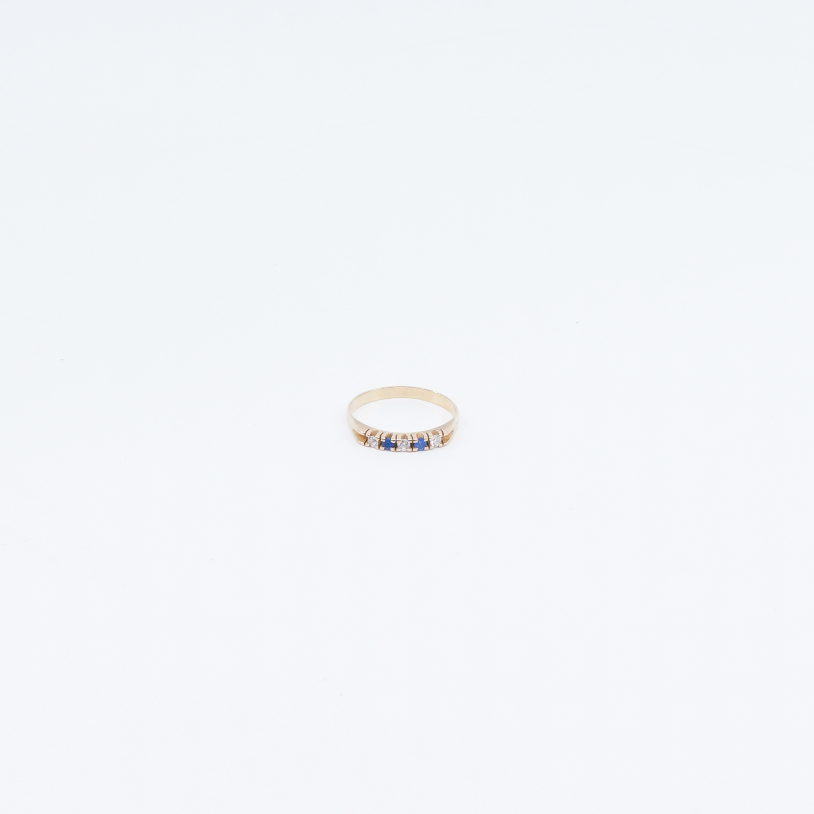 Ring med stenar