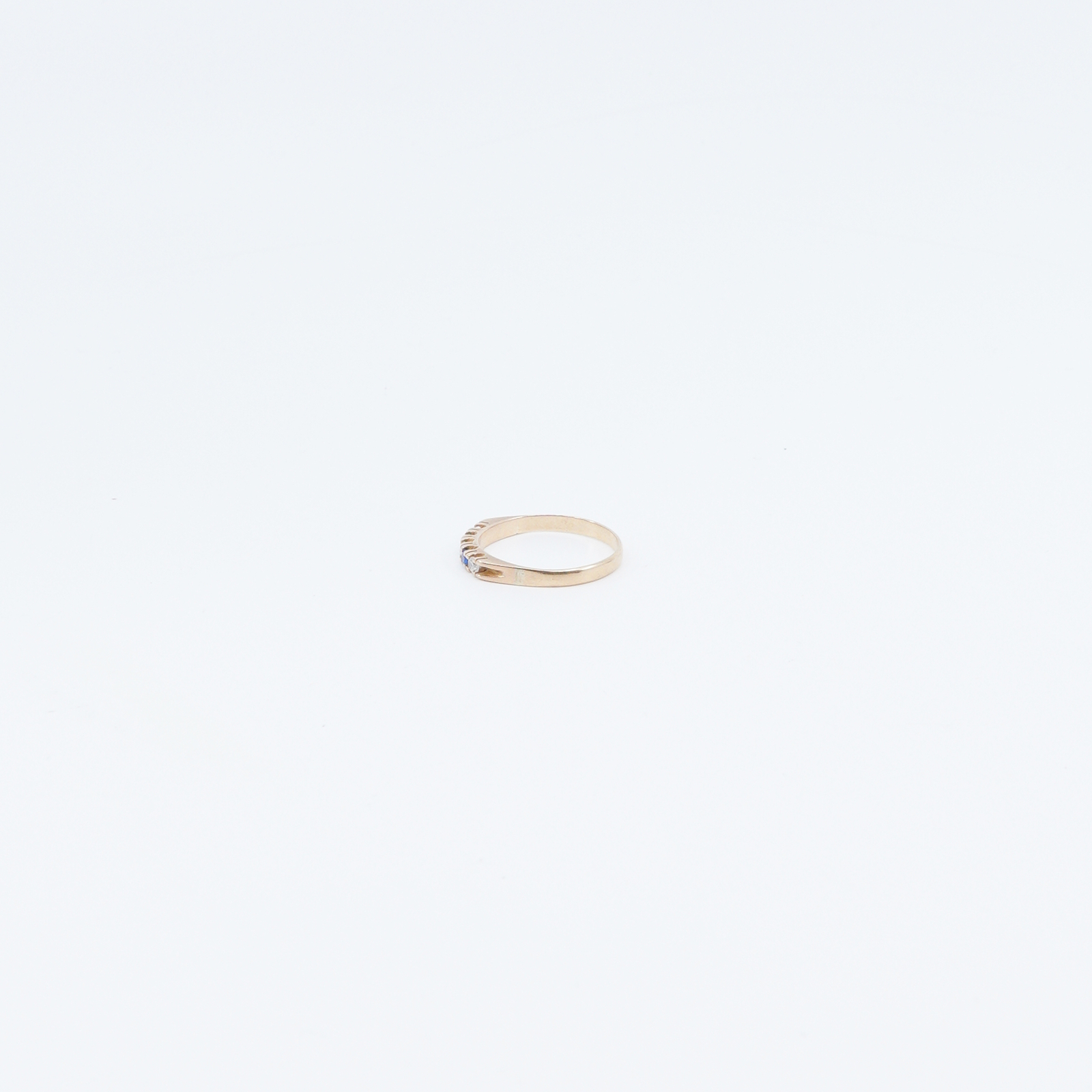 Ring med stenar