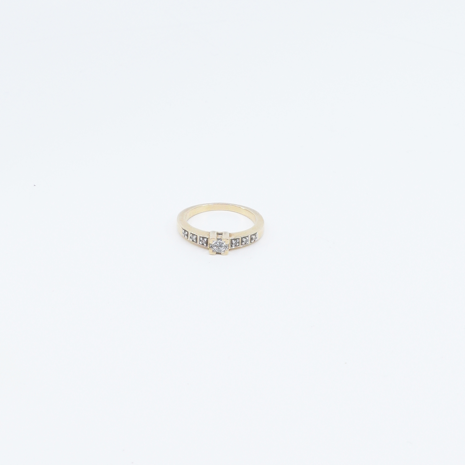 Ring med diamanter