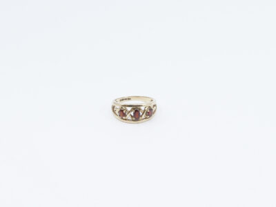 Ring med stenar