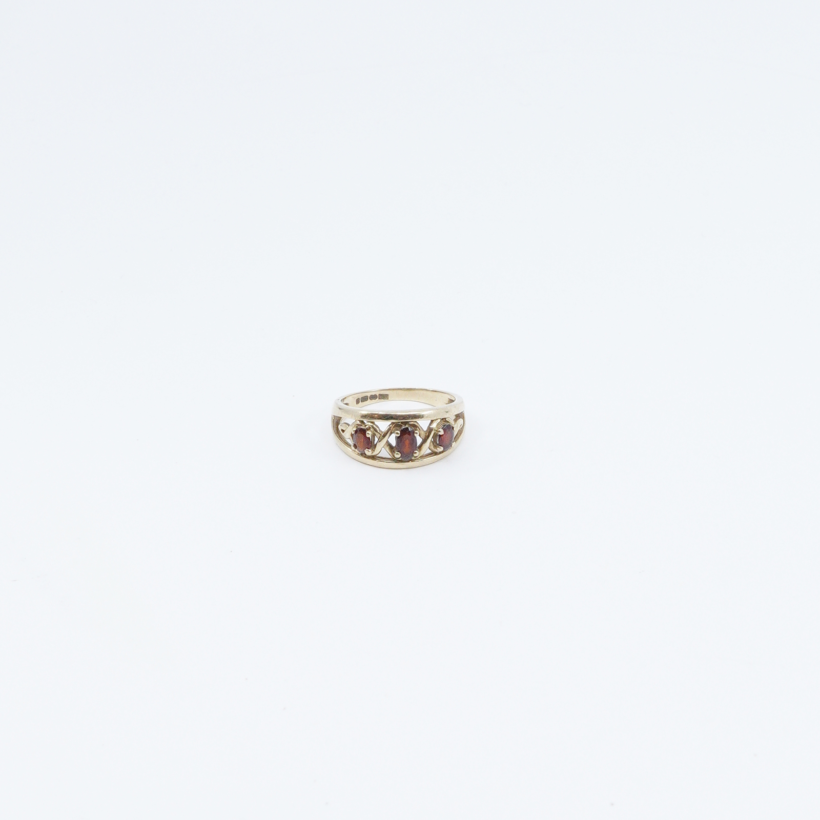 Ring med stenar