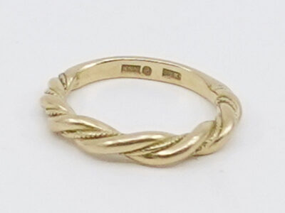 Ring Tvinnad Guld