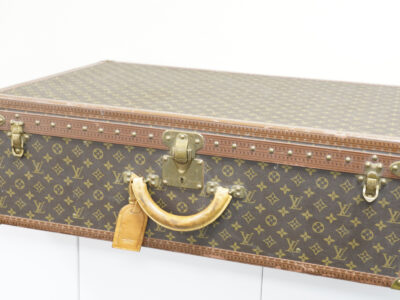 1 Louis Vuitton
