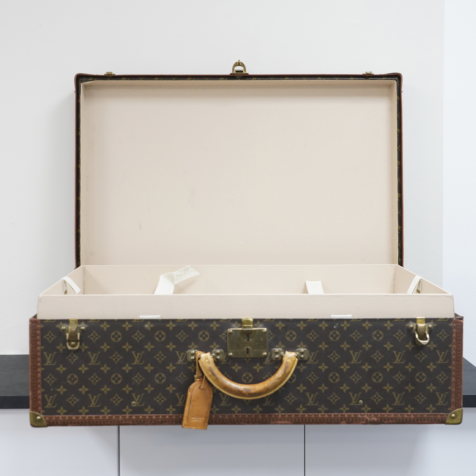 1 Louis Vuitton